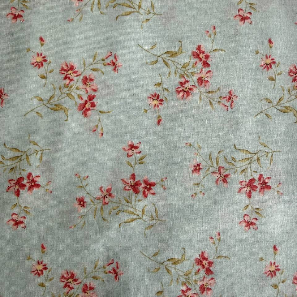 blue quilting cotton fabric with small pink floral branches pattern – Sasha’s Atelier Canada