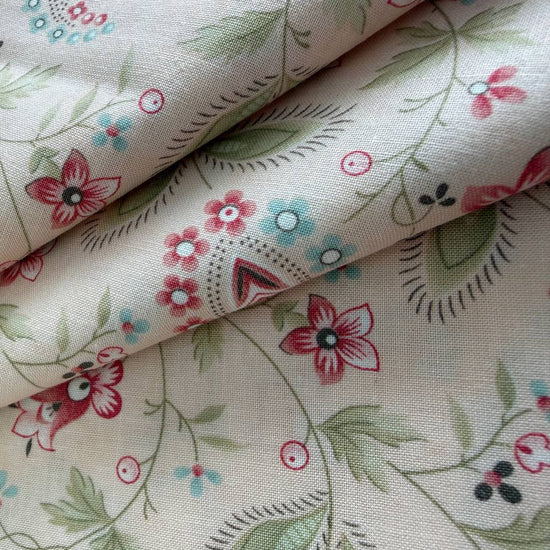 blush quilting cotton fabric with paisley and small floral pattern – Sasha’s Atelier Canada