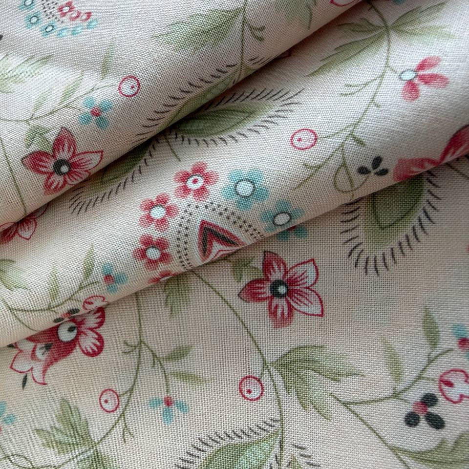 blush quilting cotton fabric with paisley and small floral pattern – Sasha’s Atelier Canada