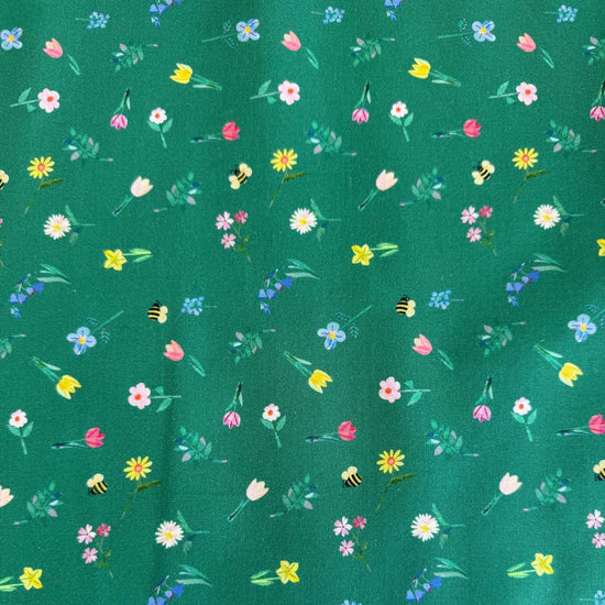 green fabric with small wildflowers and bees pattern for sewing and quilting – Sasha’s Atelier Canada