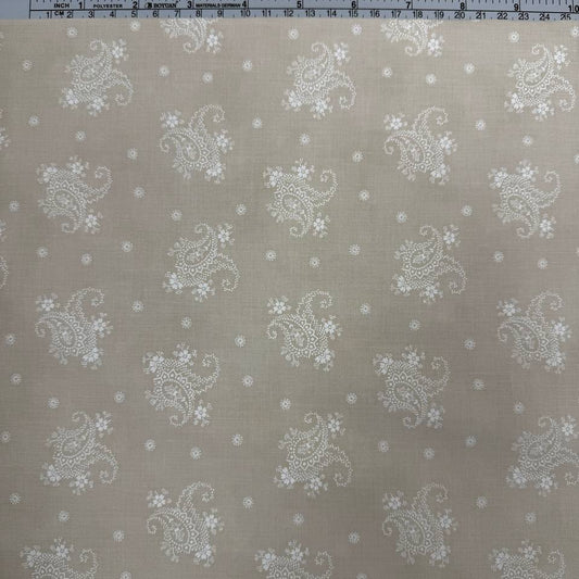 Breathtaking Blues paisley cotton fabric by 3 Sisters for Moda in Ecru