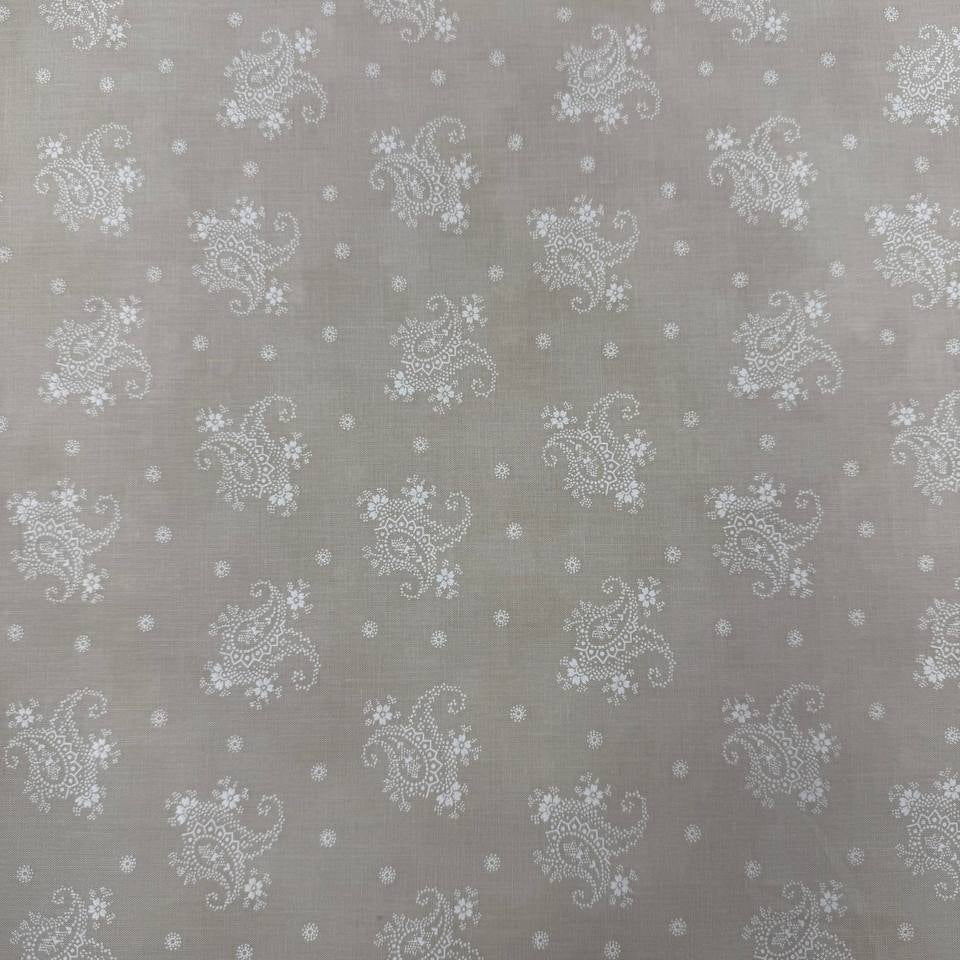 Breathtaking Blues paisley cotton fabric by 3 Sisters for Moda in Ecru