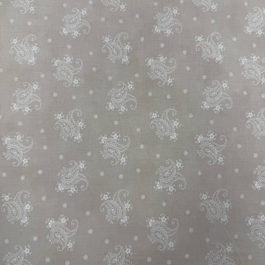 Breathtaking Blues paisley cotton fabric by 3 Sisters for Moda in Ecru