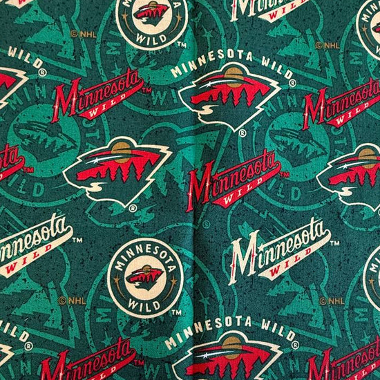 Minnesota Wild Fat Quarter made from 100% premium cotton, featuring the Minnesota Wild logo and team name on a green background. Pre-cut fabric measuring 50 × 50 cm, perfect for quilting, sewing, patchwork, and crafts.